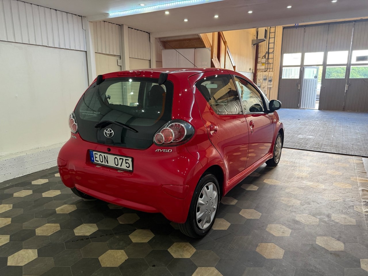 Toyota Aygo 5-dörrar 1.0 VVT-i 2010, bild 3/10
