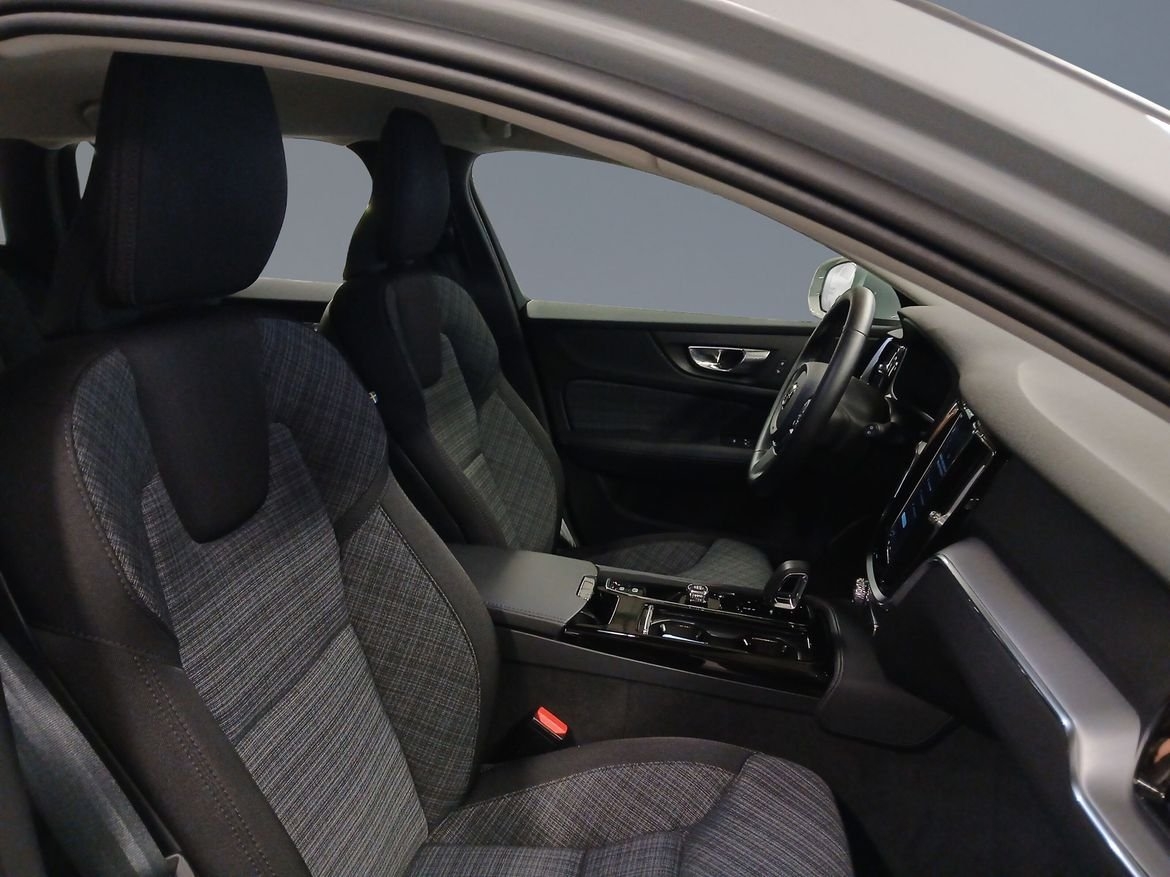 Volvo V60 Recharge T6 AWD Core Bright 2024, kuva 7/13