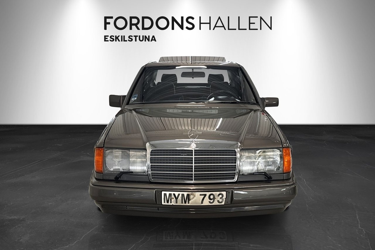 Mercedes-Benz 300 E 1987, bild 2/10