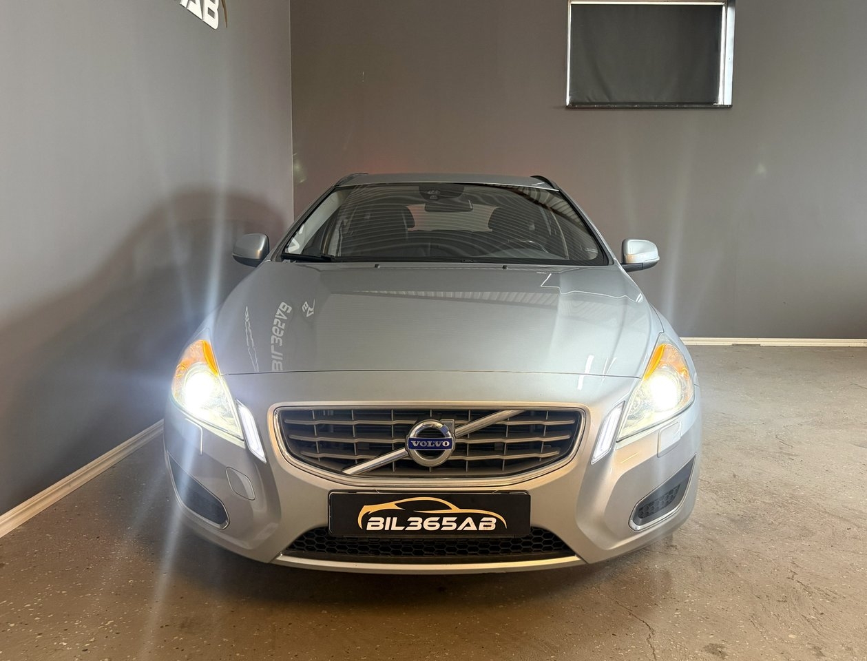 Volvo V60 D3 Geartronic Momentum Euro 5 2013, photo 6/10