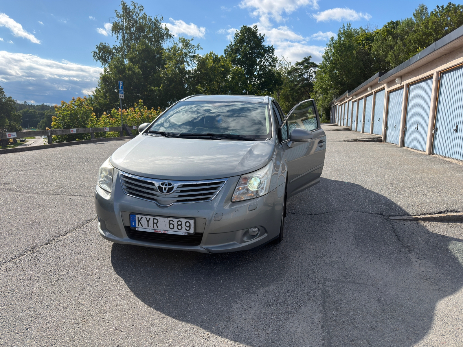 Toyota Avensis Kombi 2.2 D-4D Manuell 2010, bild 3/10