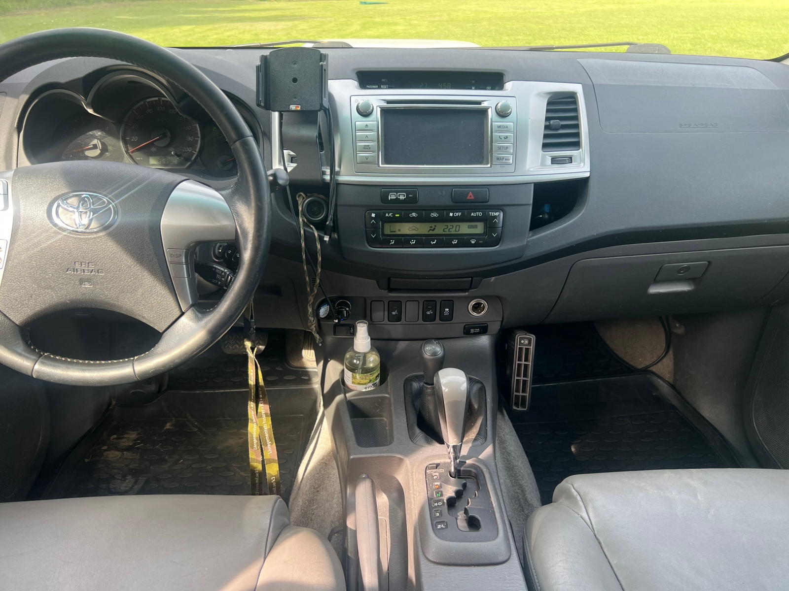 Toyota HiLux 2014, bild 7/8