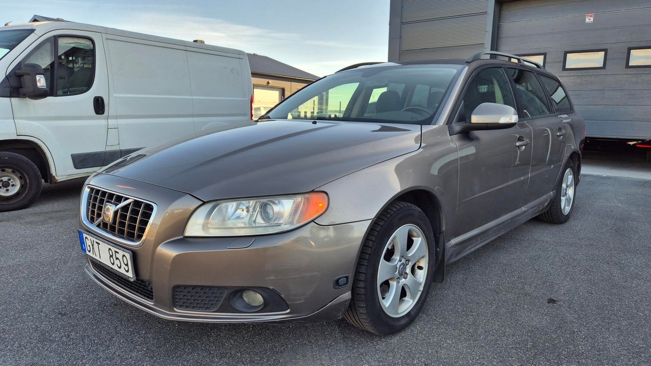 Volvo V70 2.0F Momentum EU4 Nyservad 2008, bild 2/9