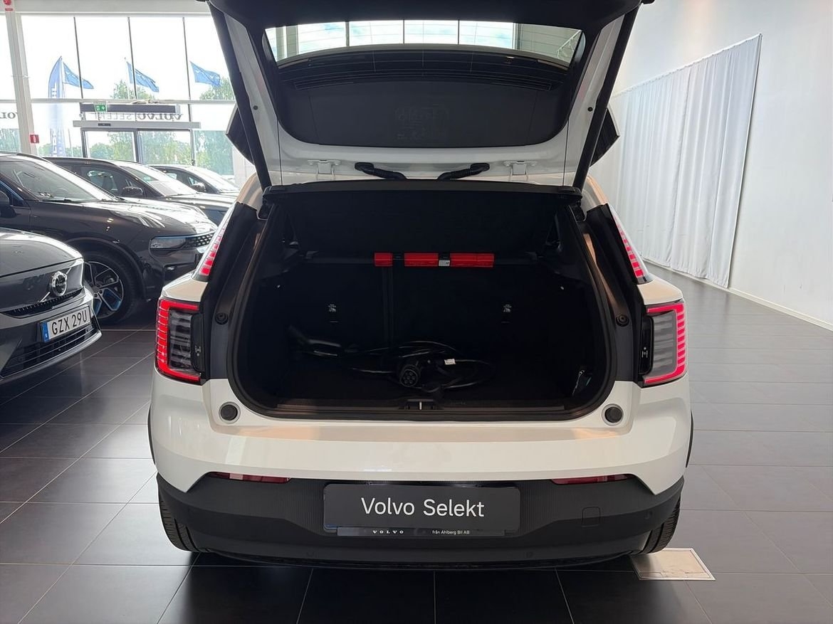 Volvo EX30 2026, photo 6/13