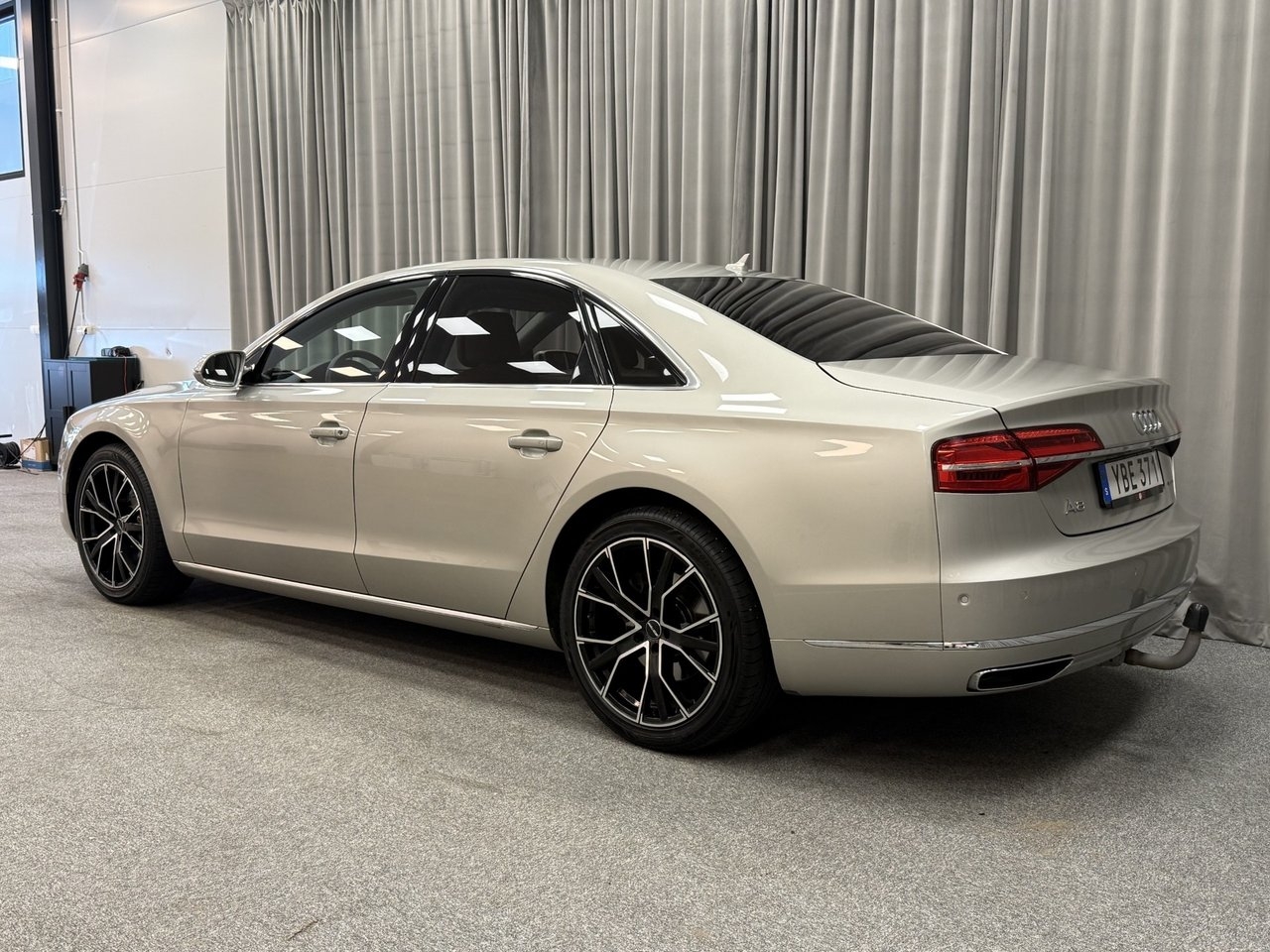 Audi A8 2016, photo 3/10