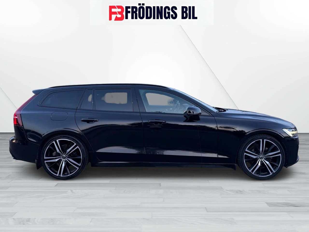 Volvo V60 2019, photo 6/10