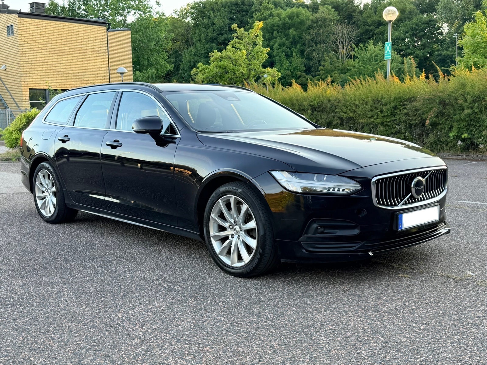 Volvo V90