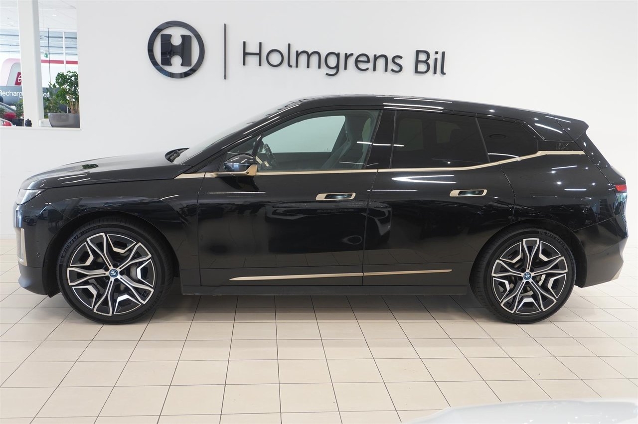 BMW iX xDrive40 2022, photo 3/19
