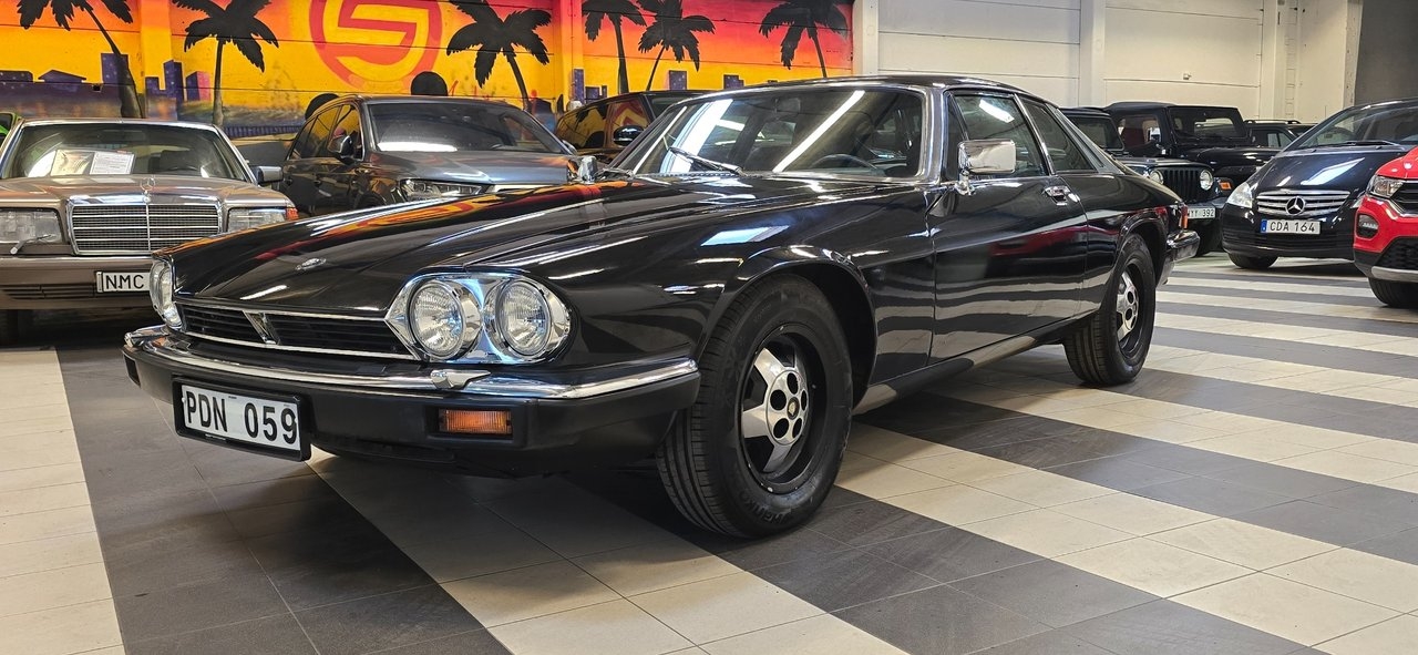 Jaguar XJ