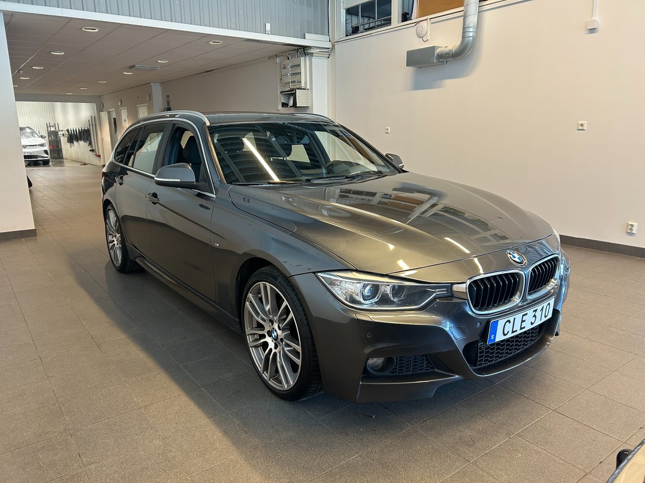 BMW 330 d xDrive Touring M Sport 2014, bild 4/12