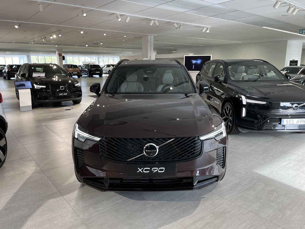 Volvo XC90 T8 Ultra Dark 2026, kuva 2/19