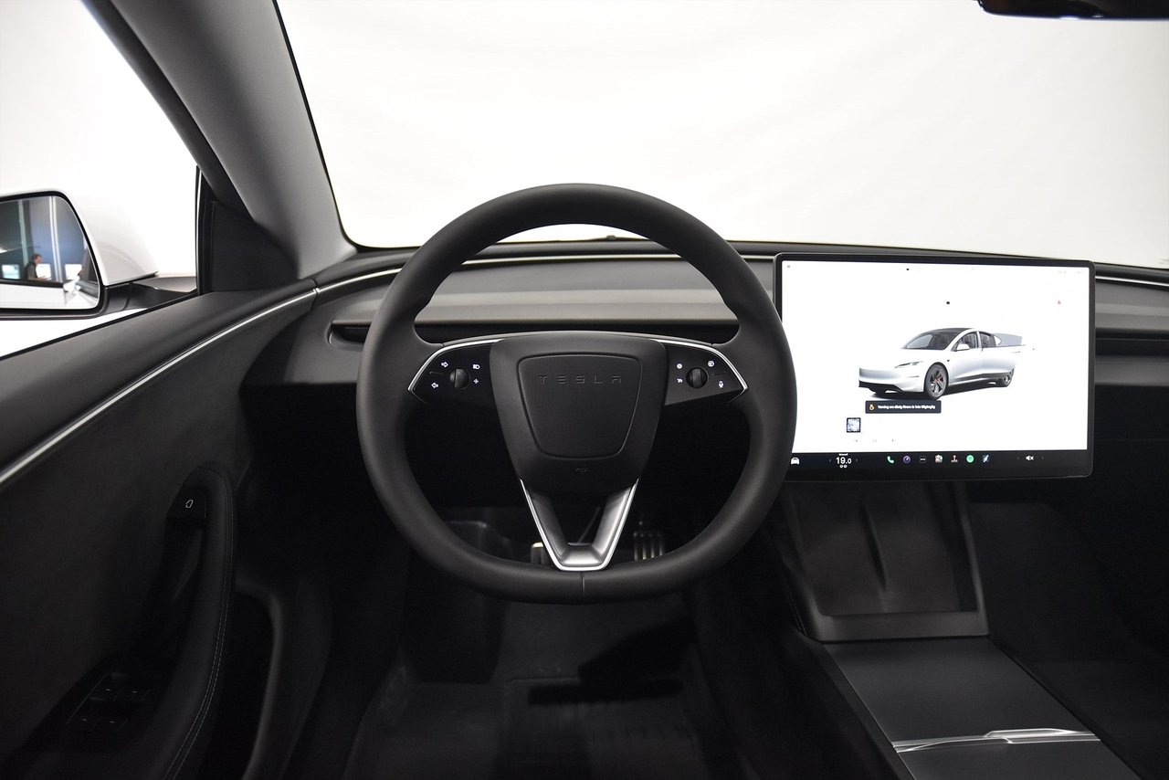 Tesla Model 3 2024, bild 2/24
