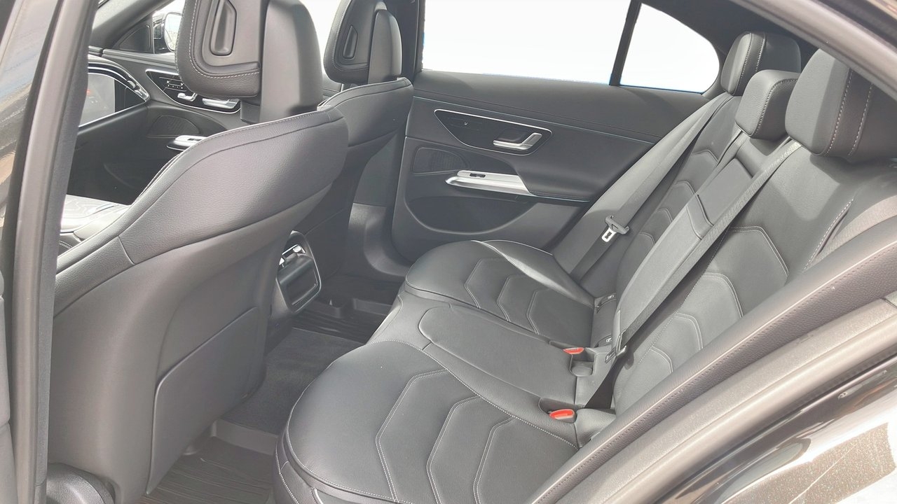 Mercedes-Benz E 300 e SEDAN 2026, bild 6/10