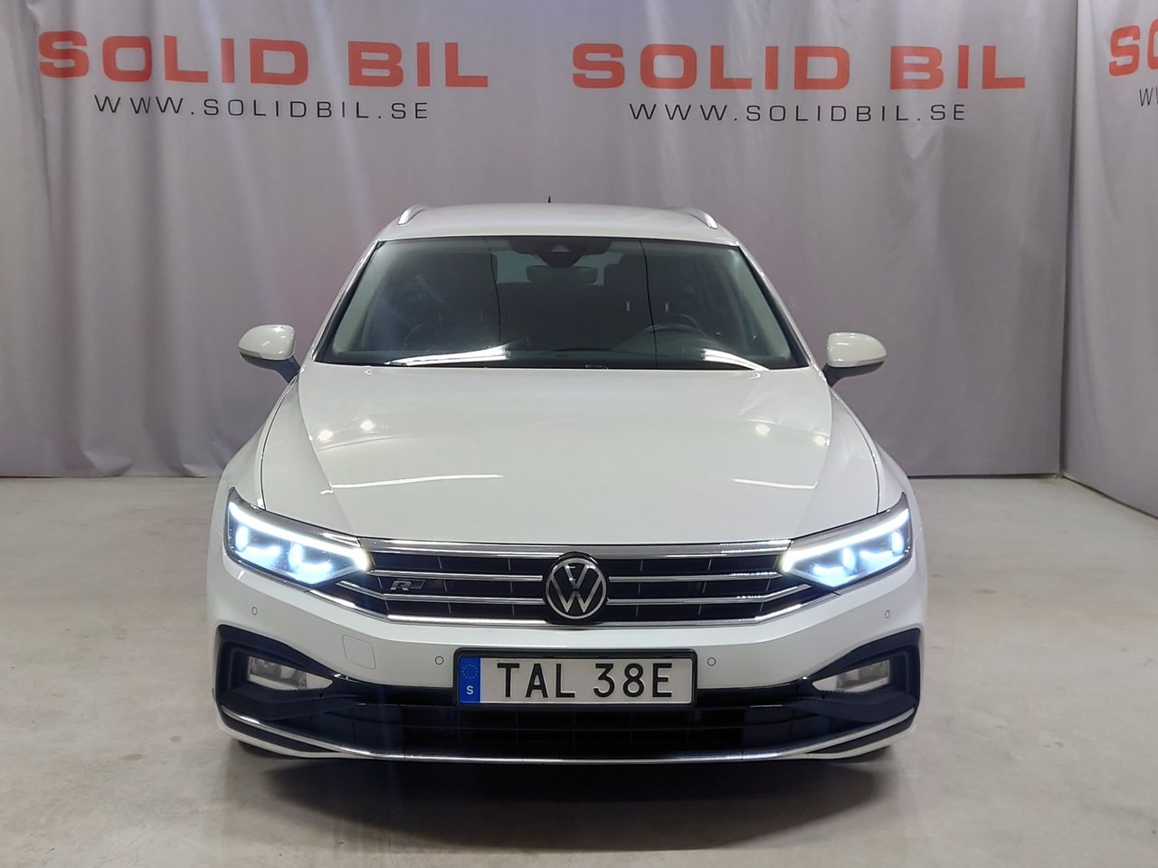 Volkswagen Passat 2021, bild 2/18