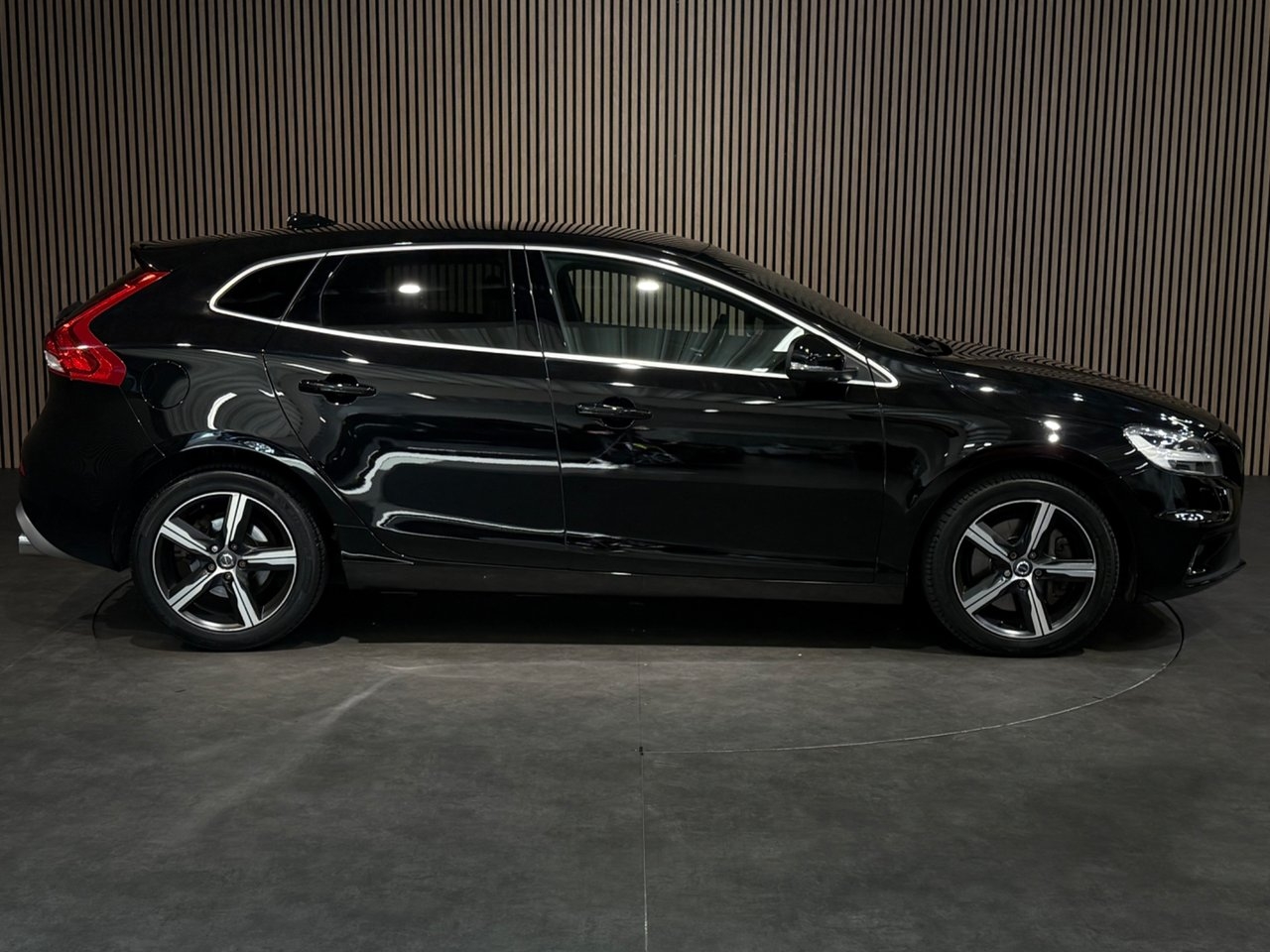 Volvo V40 2018, bild 3/17