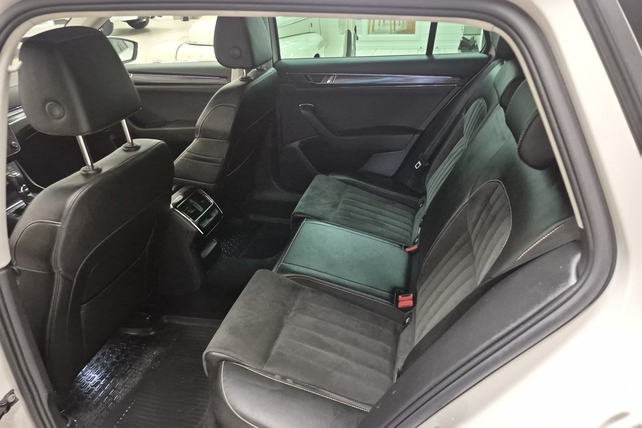 Skoda Superb Kombi 2.0 TDI 4x4 200hk 2021, bild 7/10