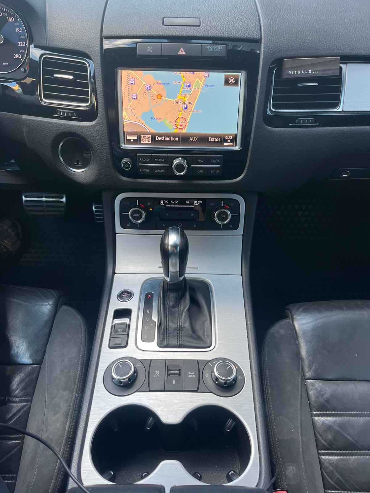Volkswagen Touareg 2011, bild 7/8