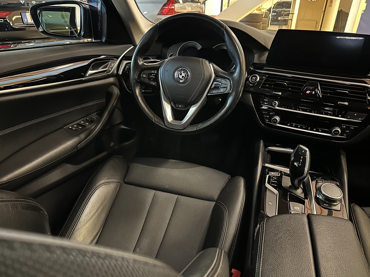BMW 520 2019, bild 4/10