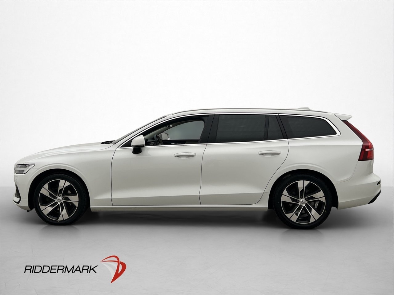 Volvo V60 2019, photo 4/38