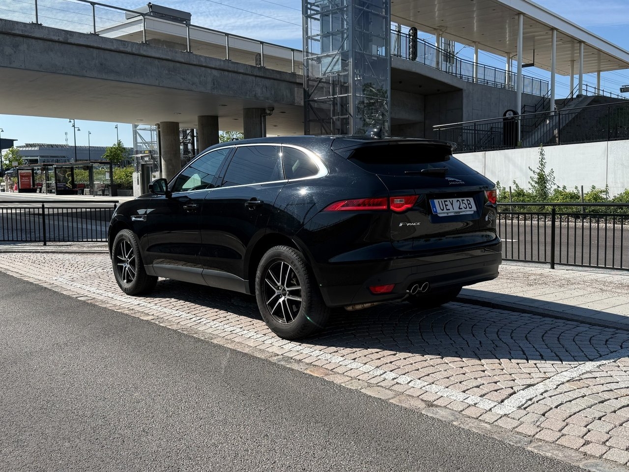 Jaguar F-Pace 20d AWD Prestige Drag 2017, kuva 4/10