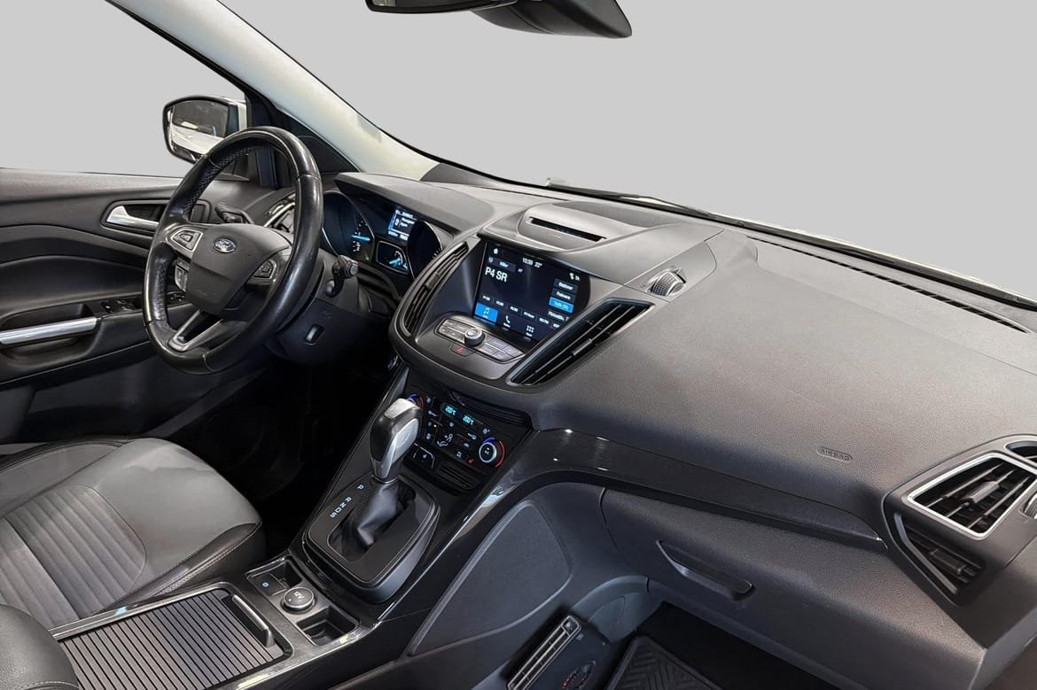 Ford Kuga 2.0 TDCi 150hk AWD Titanium 2017, bild 4/10