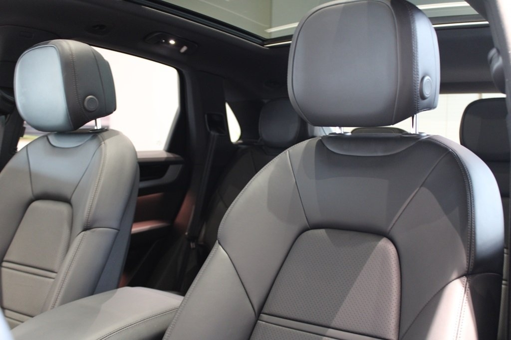 Porsche Cayenne E-Hybrid Moms 2025, photo 4/10