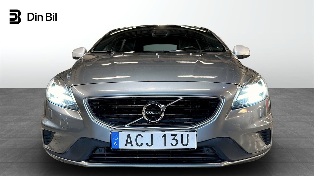 Volvo V40 D3 150hk R-Design 2019, bild 4/10