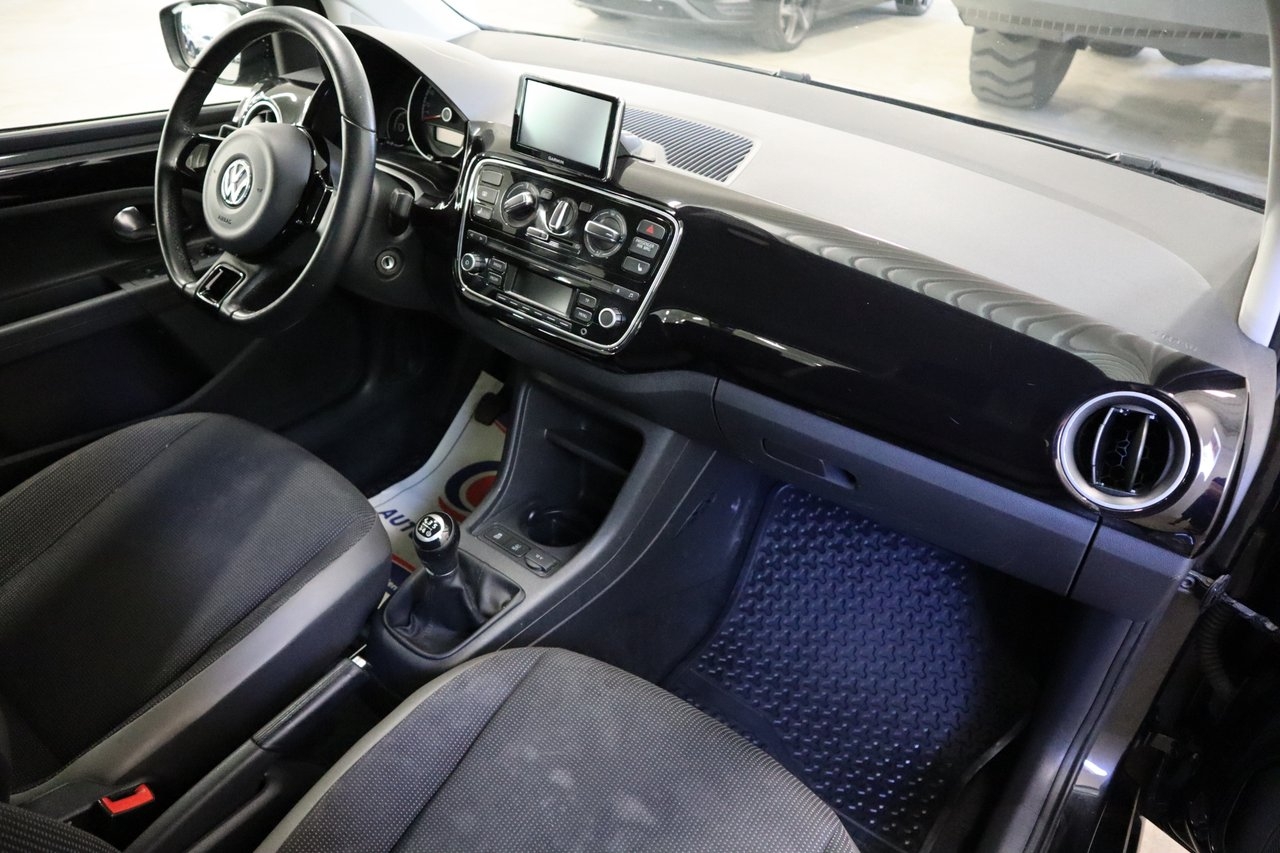 Volkswagen UP! 2016, photo 6/10