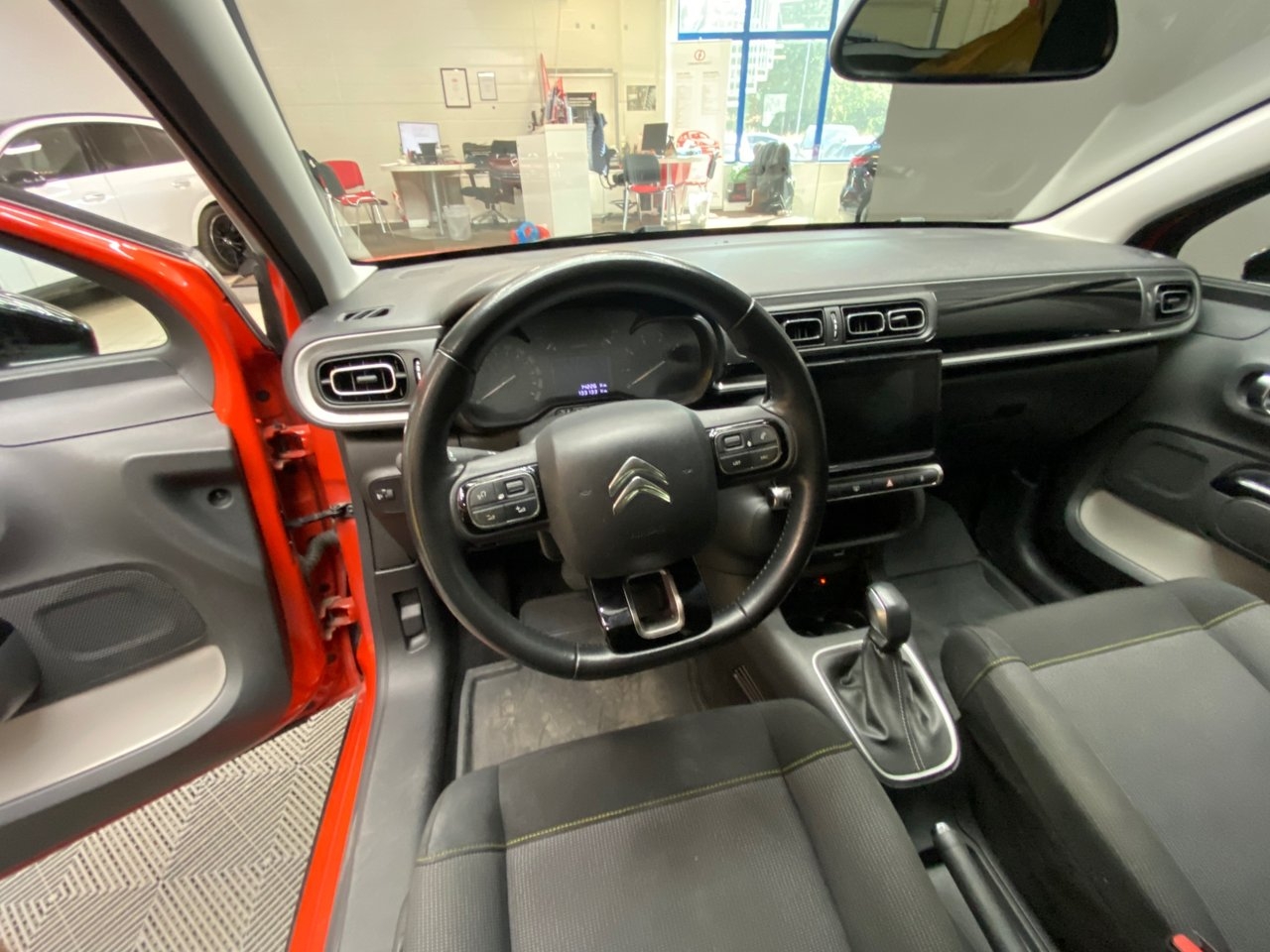 Citroen C3 1.2 PureTech 110hk Automat 2020, bild 7/9