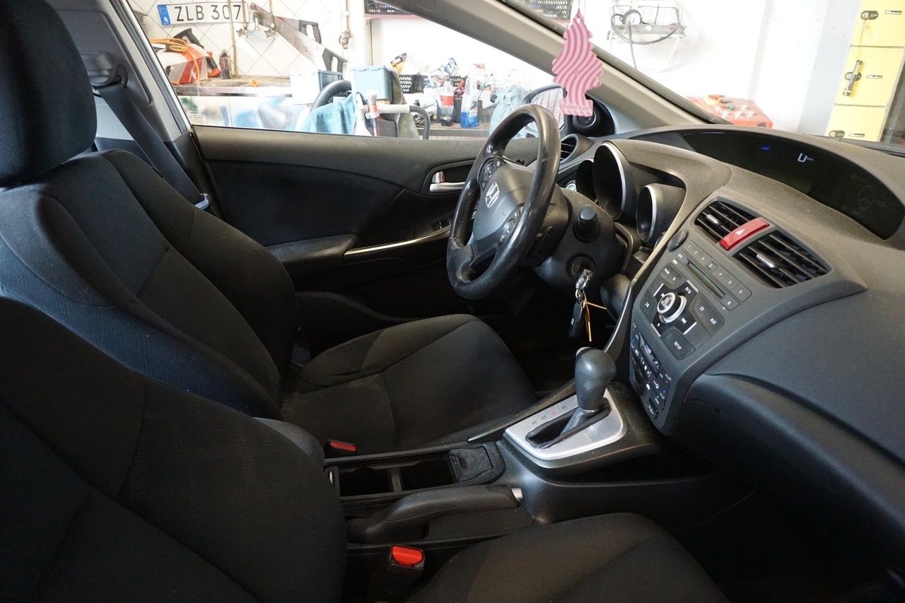Honda Civic 1.8 i-VTEC Aut Sport Drag 2012, bild 6/7