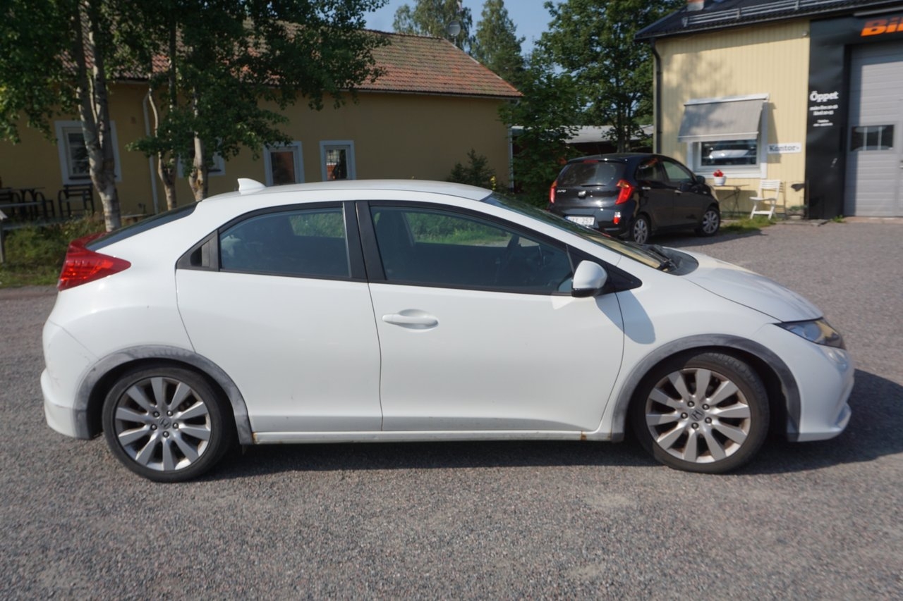 Honda Civic 1.8 i-VTEC Aut Sport Drag 2012, bild 2/7