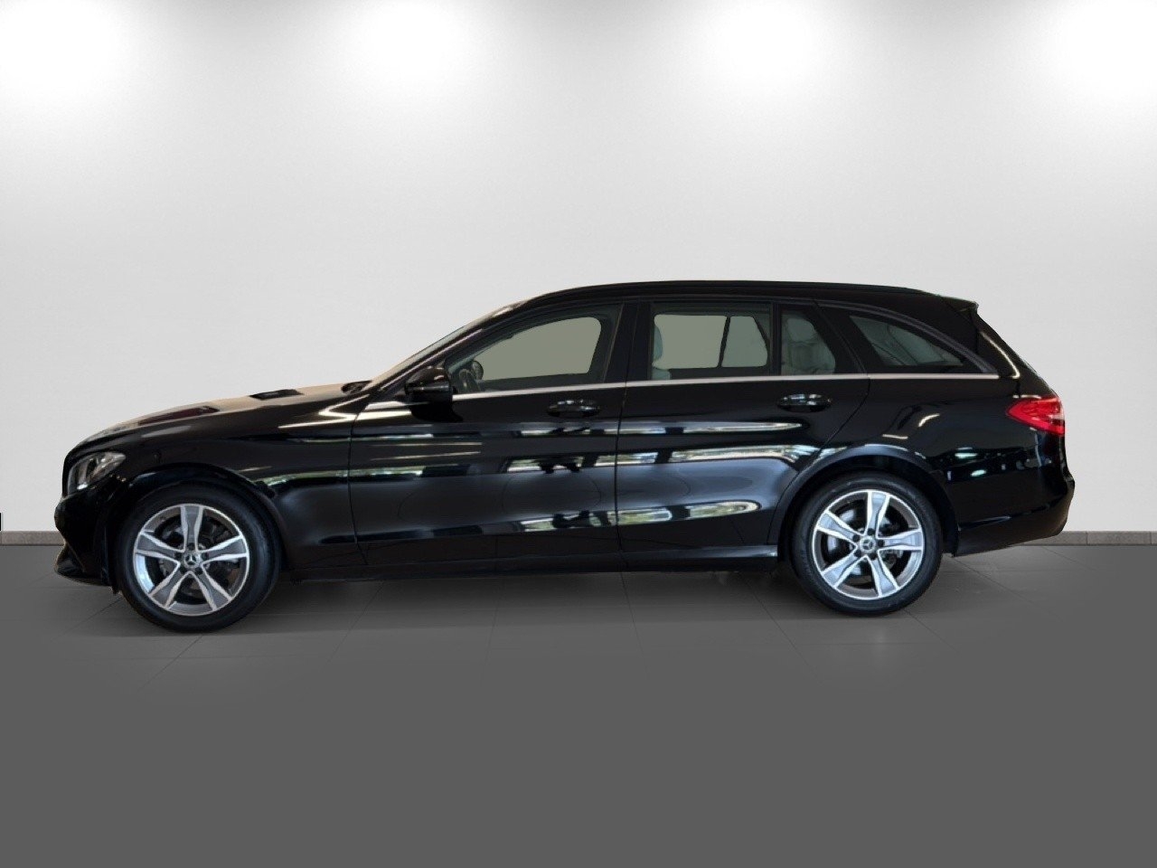Mercedes-Benz C 2018, bild 2/10