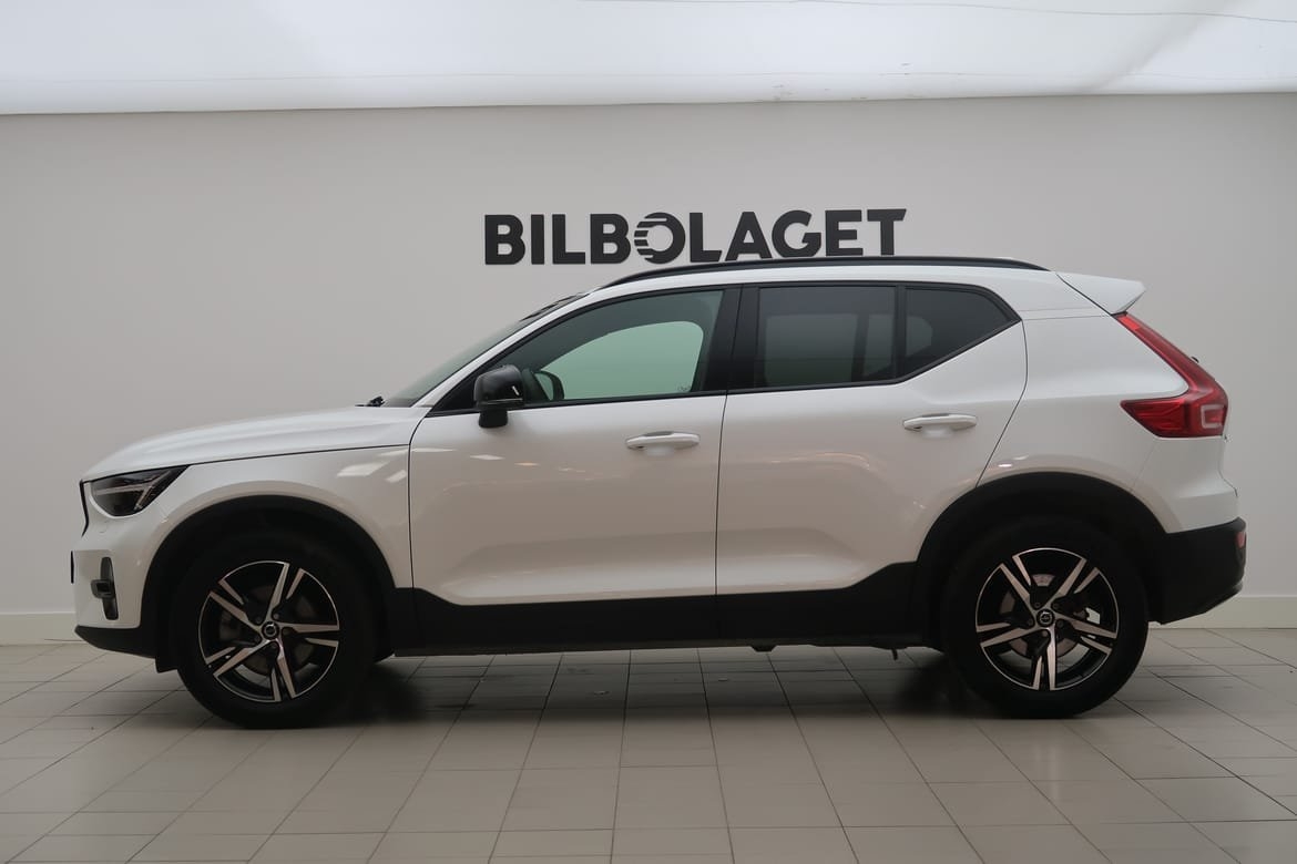 Volvo XC40 B4 FWD Bensin Plus Dark 2025, bild 2/20