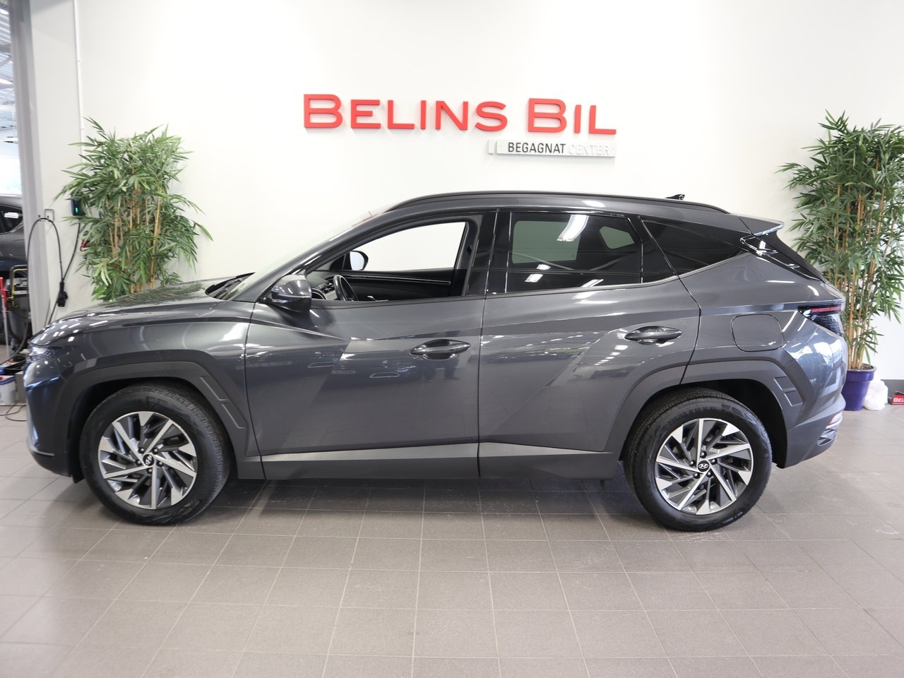 Hyundai Tucson 1.6 T-GDI AUT Essential 2023, bild 2/6