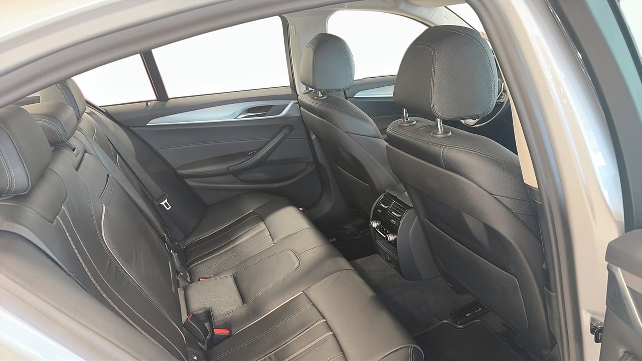 BMW 520 2017, photo 5/12