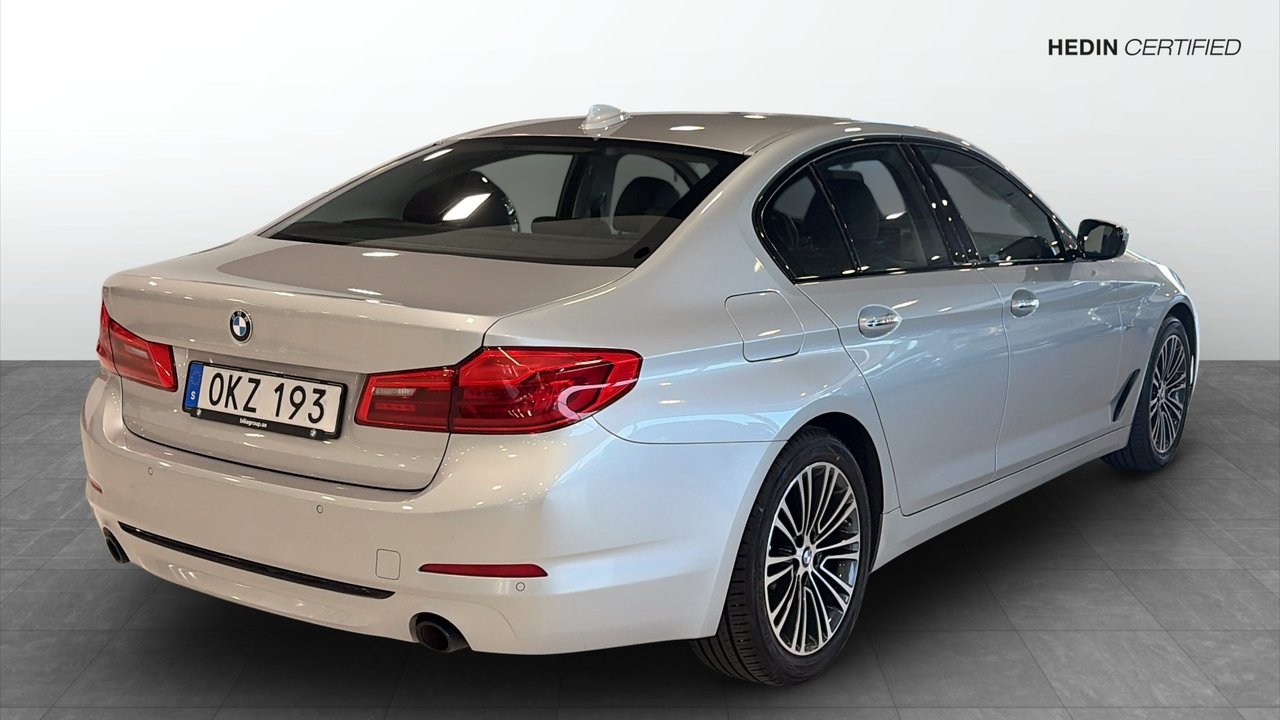 BMW 520 2017, photo 2/12