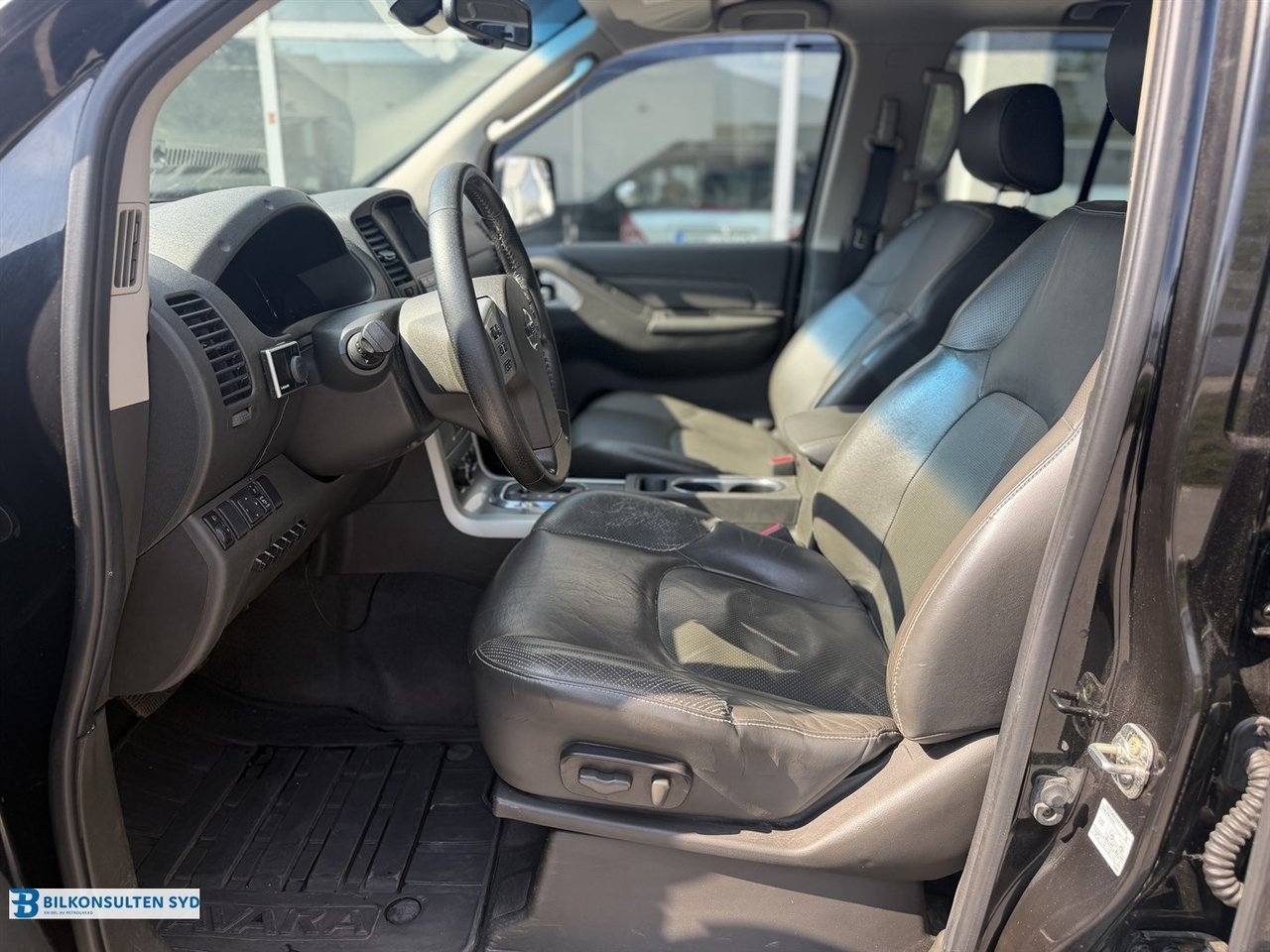 Nissan Navara 2015, bild 7/25