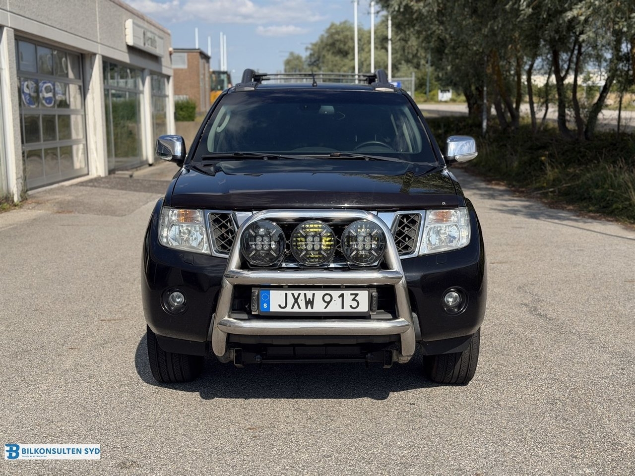 Nissan Navara 2015, bild 2/25