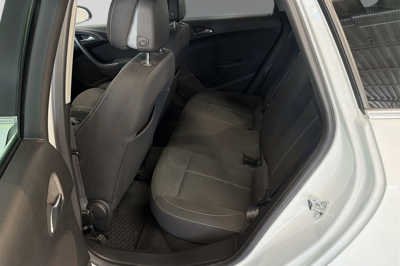 Opel Astra 2015, kuva 7/10