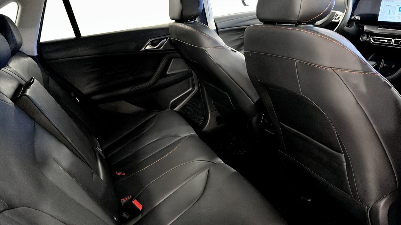 MG HS Luxury PHEV 1,5T 307hk Automat 2024, bild 5/9