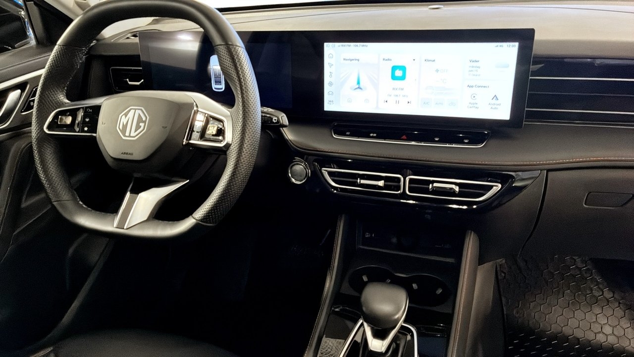 MG HS Luxury PHEV 1,5T 307hk Automat 2024, bild 4/9