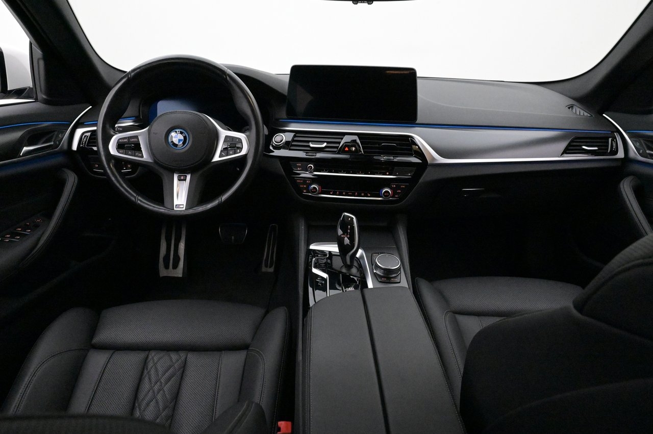 BMW 530 e xDrive Touring M-Sport 2023, photo 6/10