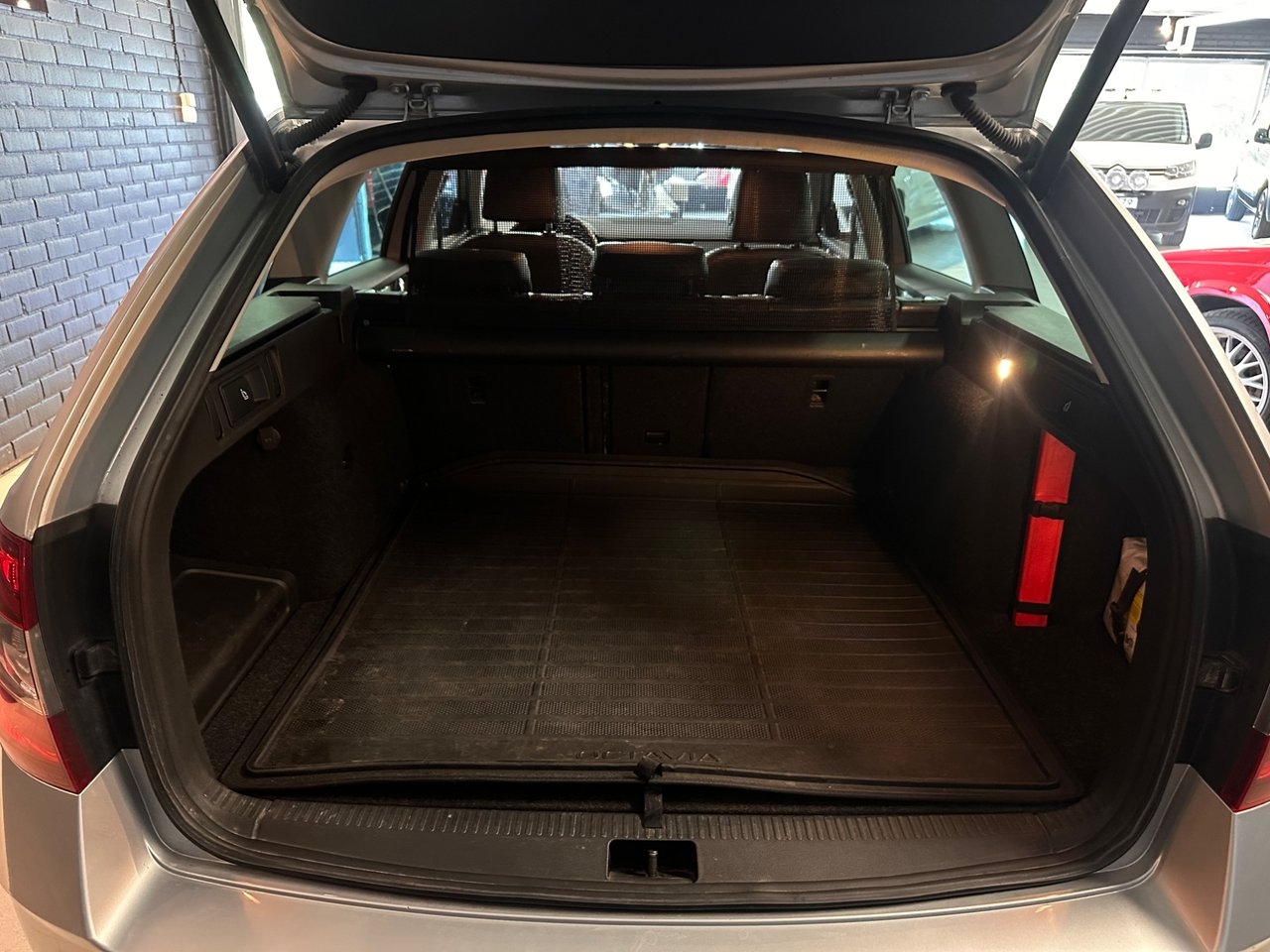 Skoda Octavia 2018, bild 6/6