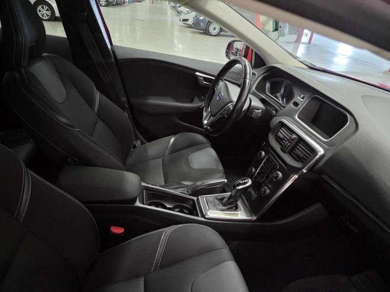 Volvo V40 D3 150 Hk Automat Momentum 2015, bild 4/10