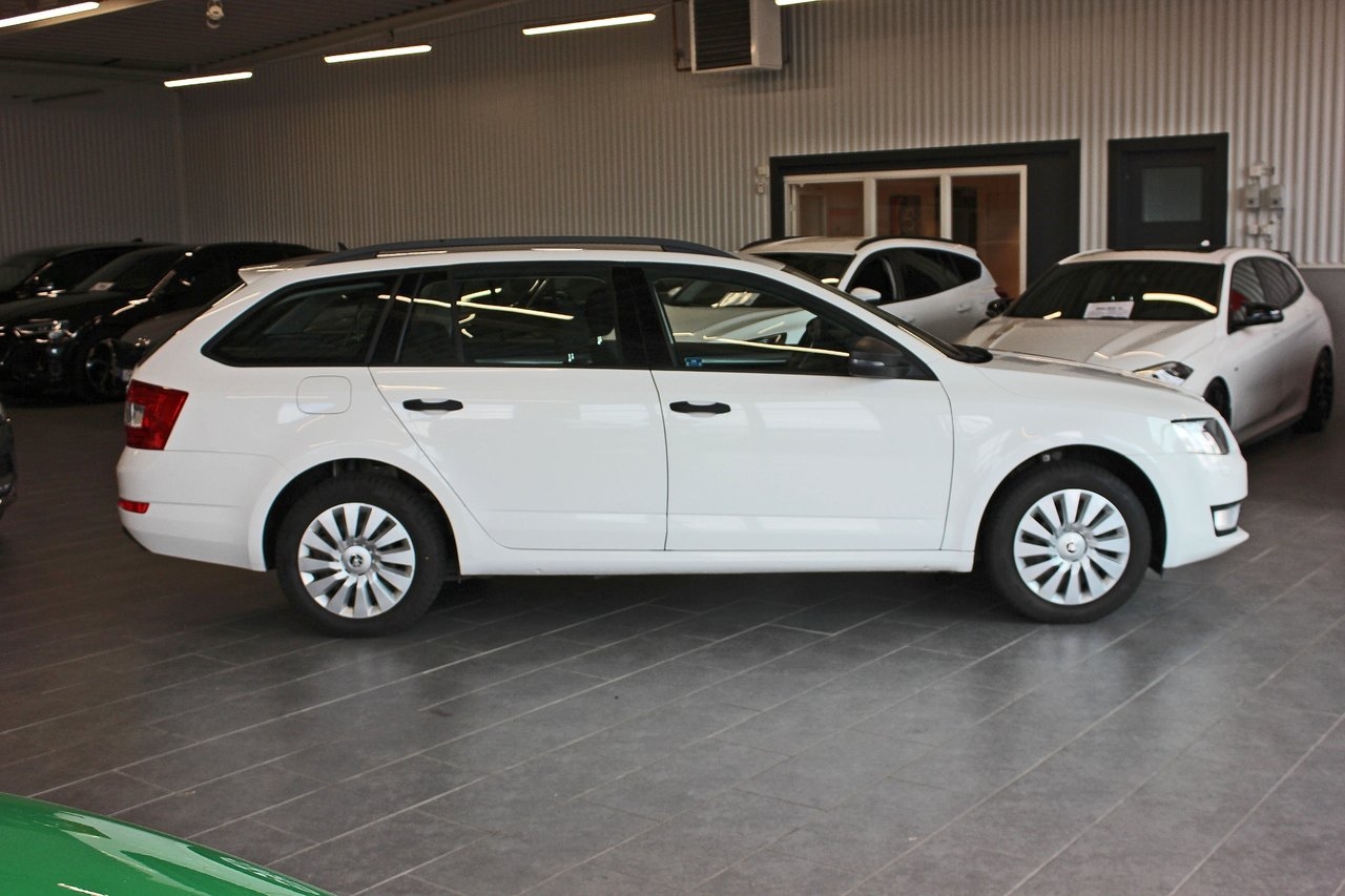 Skoda Octavia Kombi 1.6 TDI DSG Drag 2016, bild 5/13