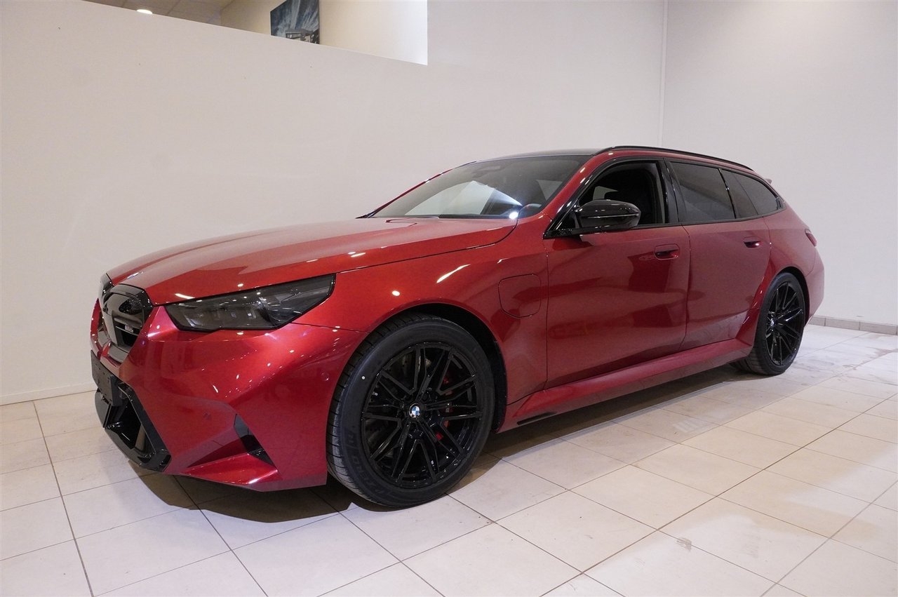 BMW M5 Touring Drag DA Pro B W 2026, kuva 4/10