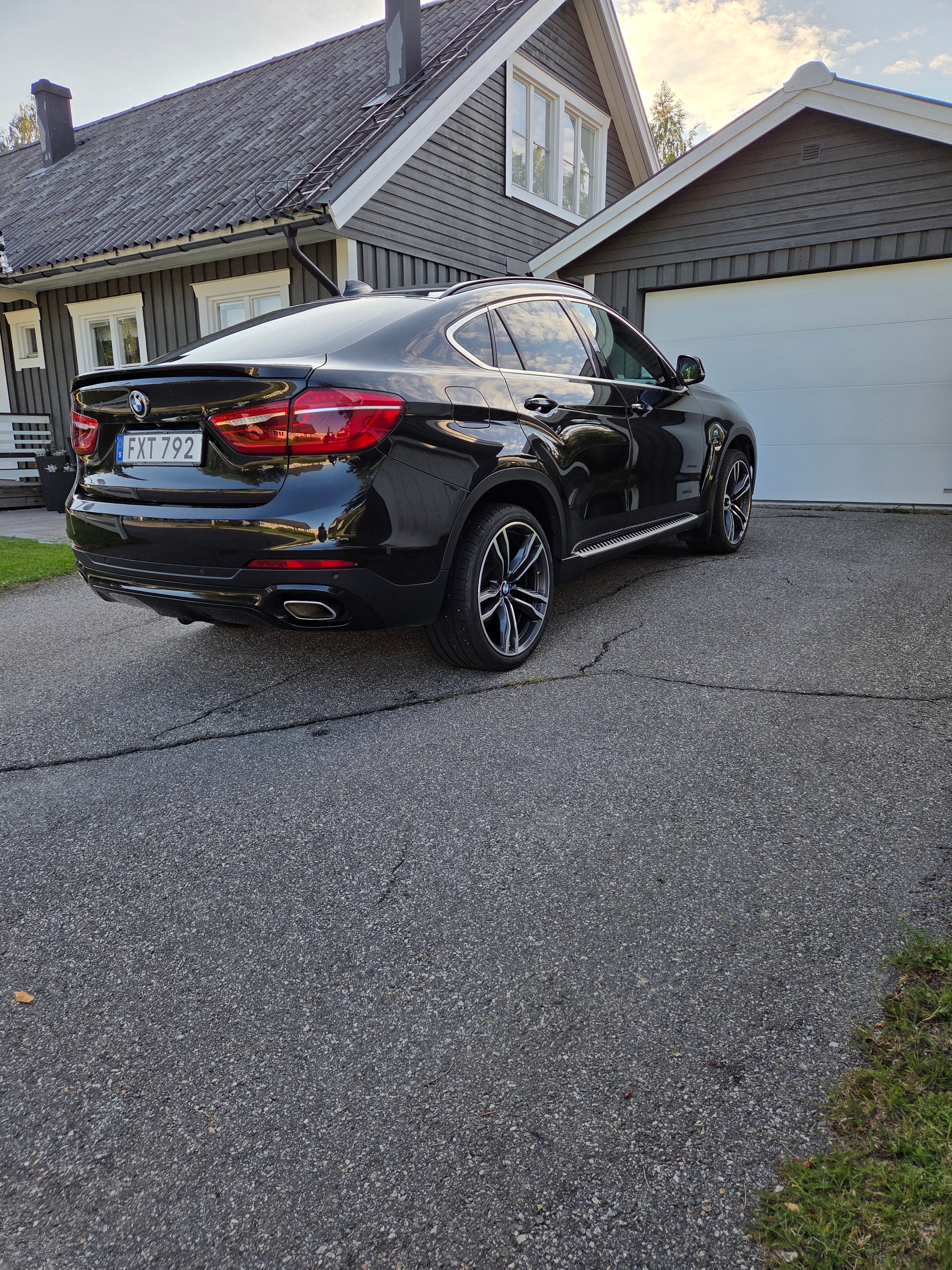 BMW X6 xDrive40d Steptronic 2015, kuva 3/6