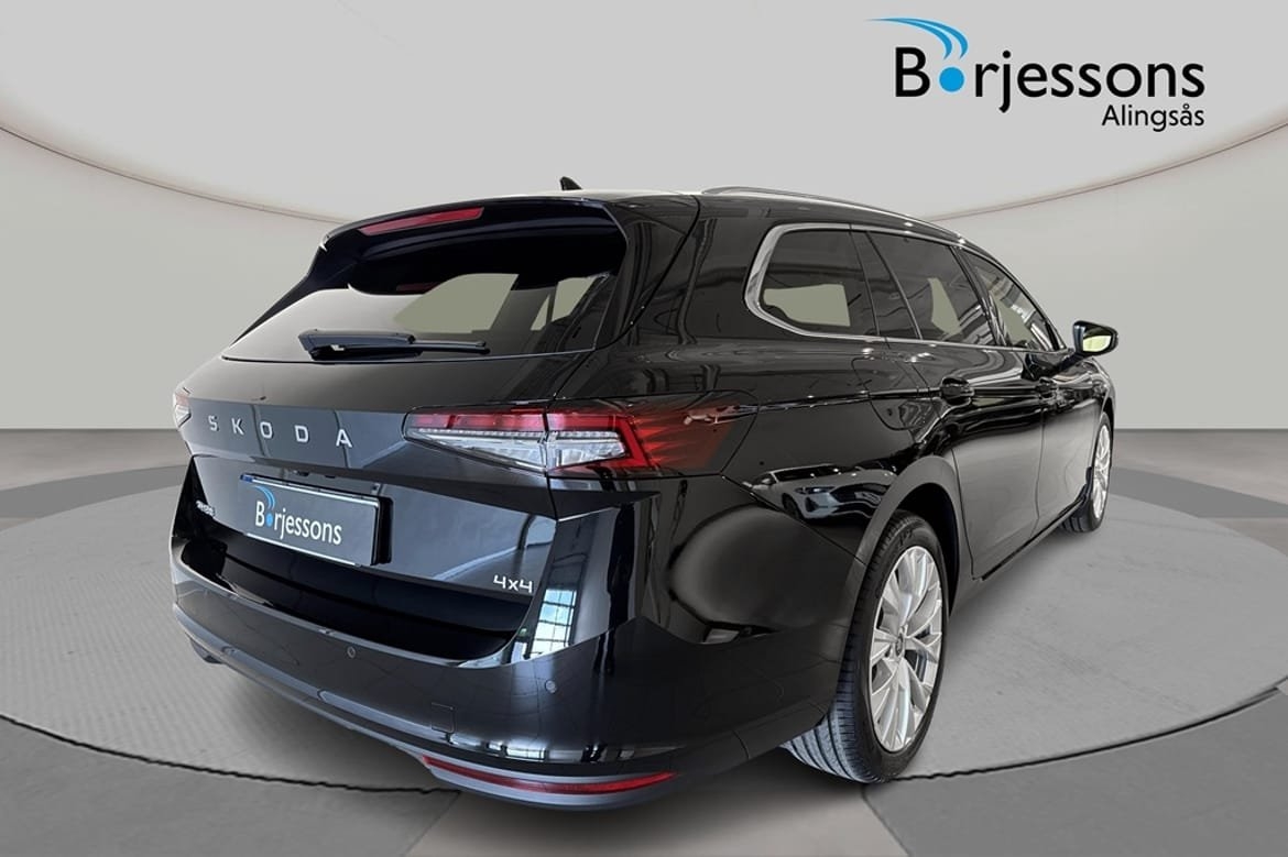 Skoda Superb 2026, photo 3/8