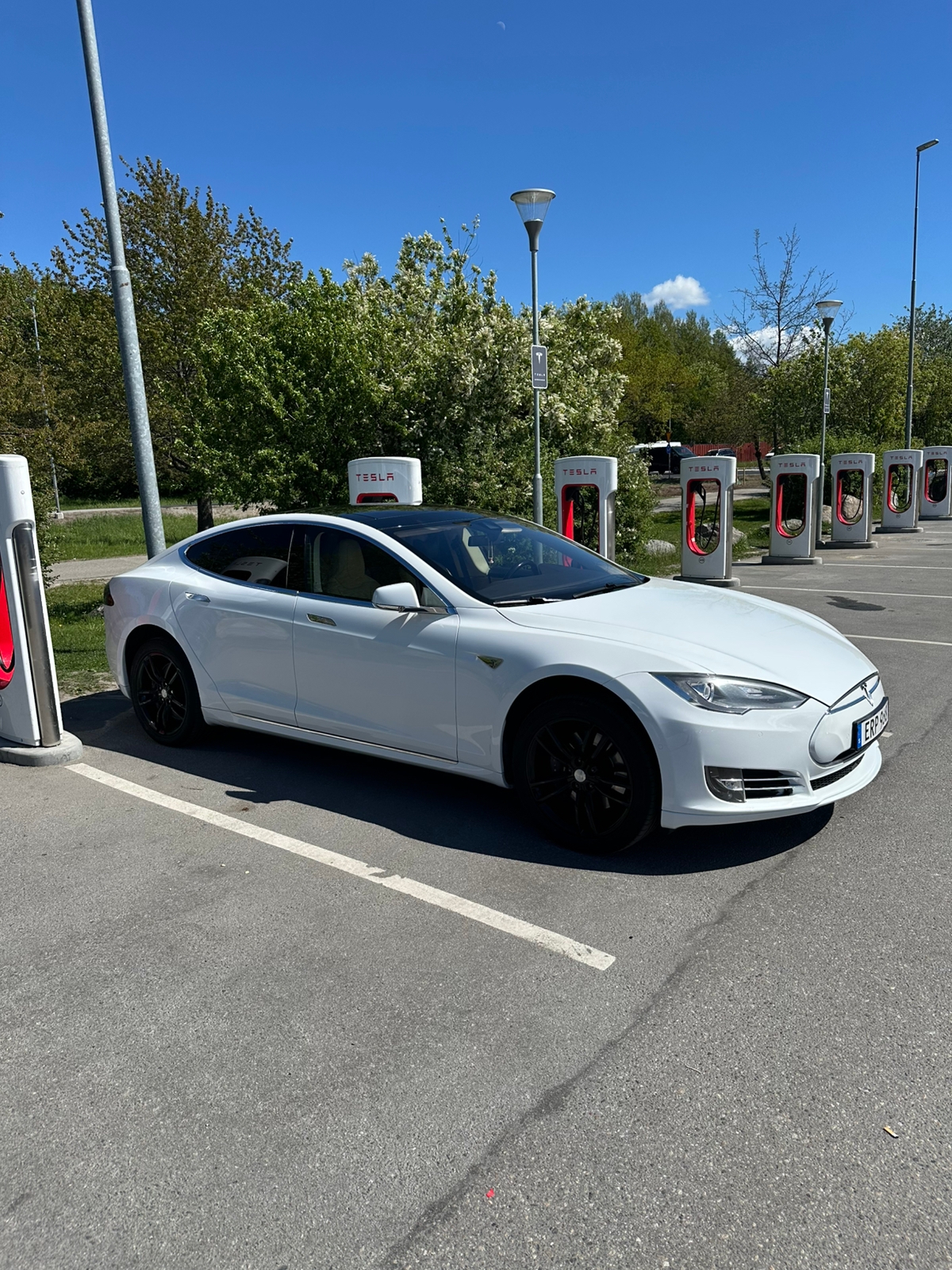 Tesla Model S 85D 2015, bild 4/5