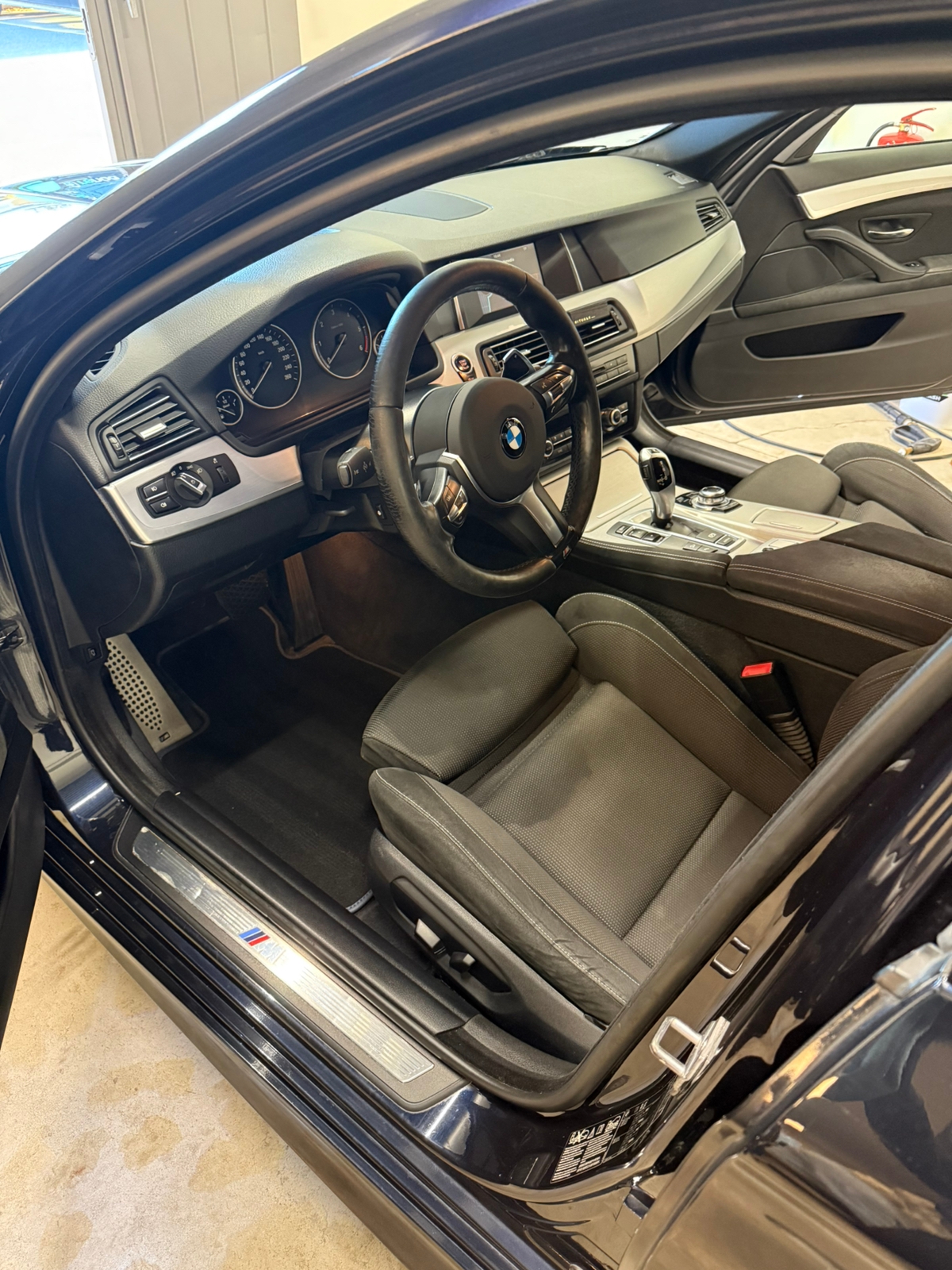 BMW 520 d xDrive Touring Steptronic 2014, bild 5/9
